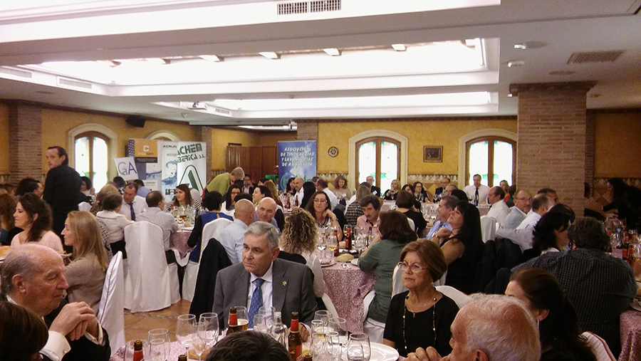 cena-hermandad-tylda-1